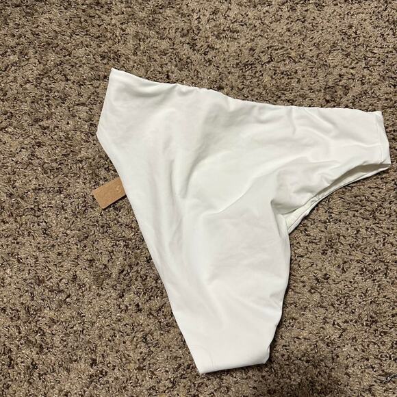 Skims white swimsuit bottoms nwt - Picture 2 of 3